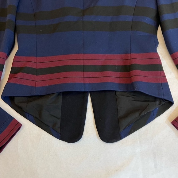 BCBGMAXAZRIA Women’s Cropped Blazer, Low Front, High Back, Size Small. - Picture 6 of 6